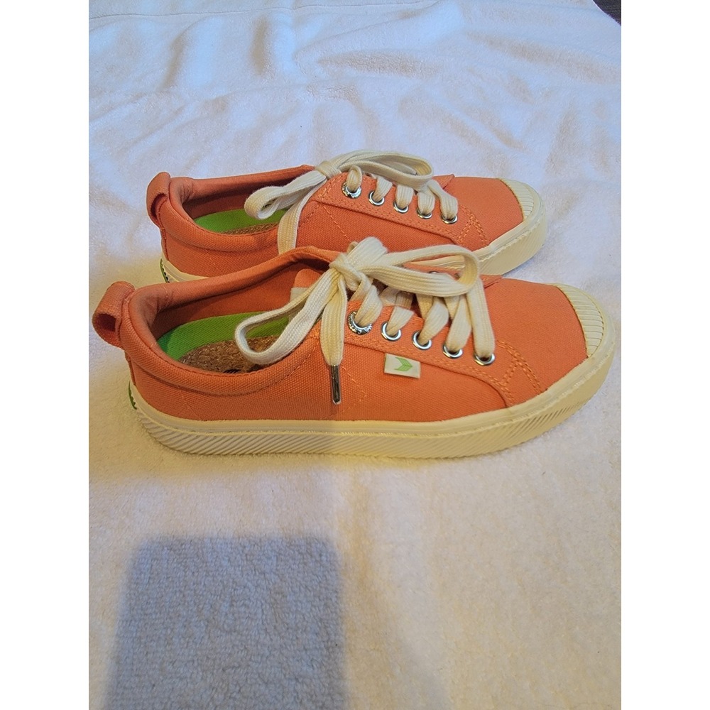 Cariuma Women's Shoe 5.5 Orange Sneaker Canvas Sustainable Lace Up